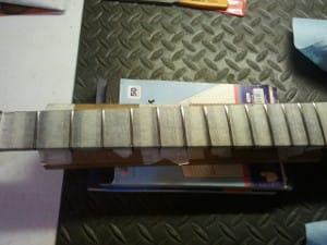 Defectos en los trastes de la guitarra