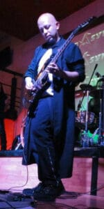 Miguel Martínez Cuellar de Clasesdeguitarra.com.co